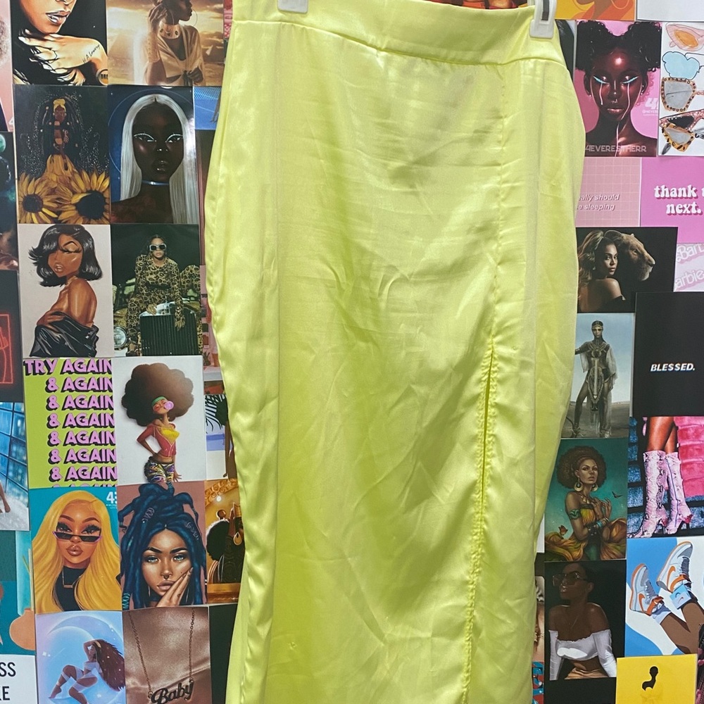 Satin neon skirt with slit
